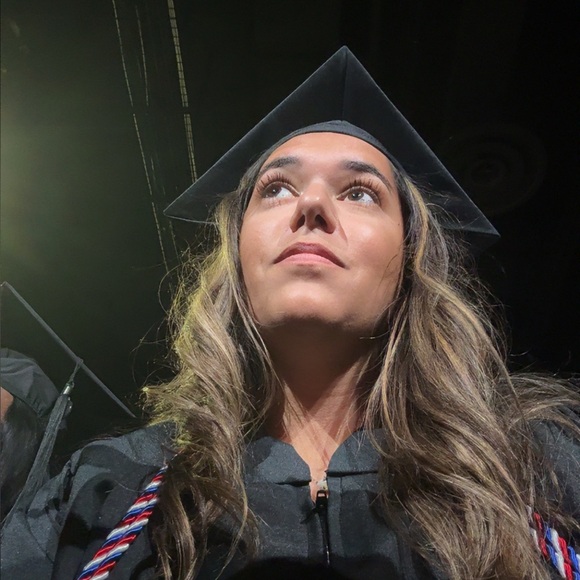 Meet your Posher, Alexis - Picture 2 of 6